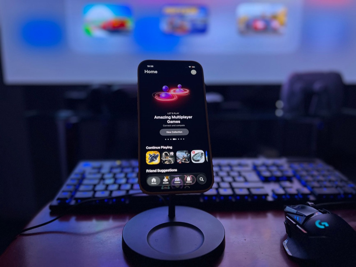 スマートフォンでプレイされるモバイルゲームの画面イメージ
