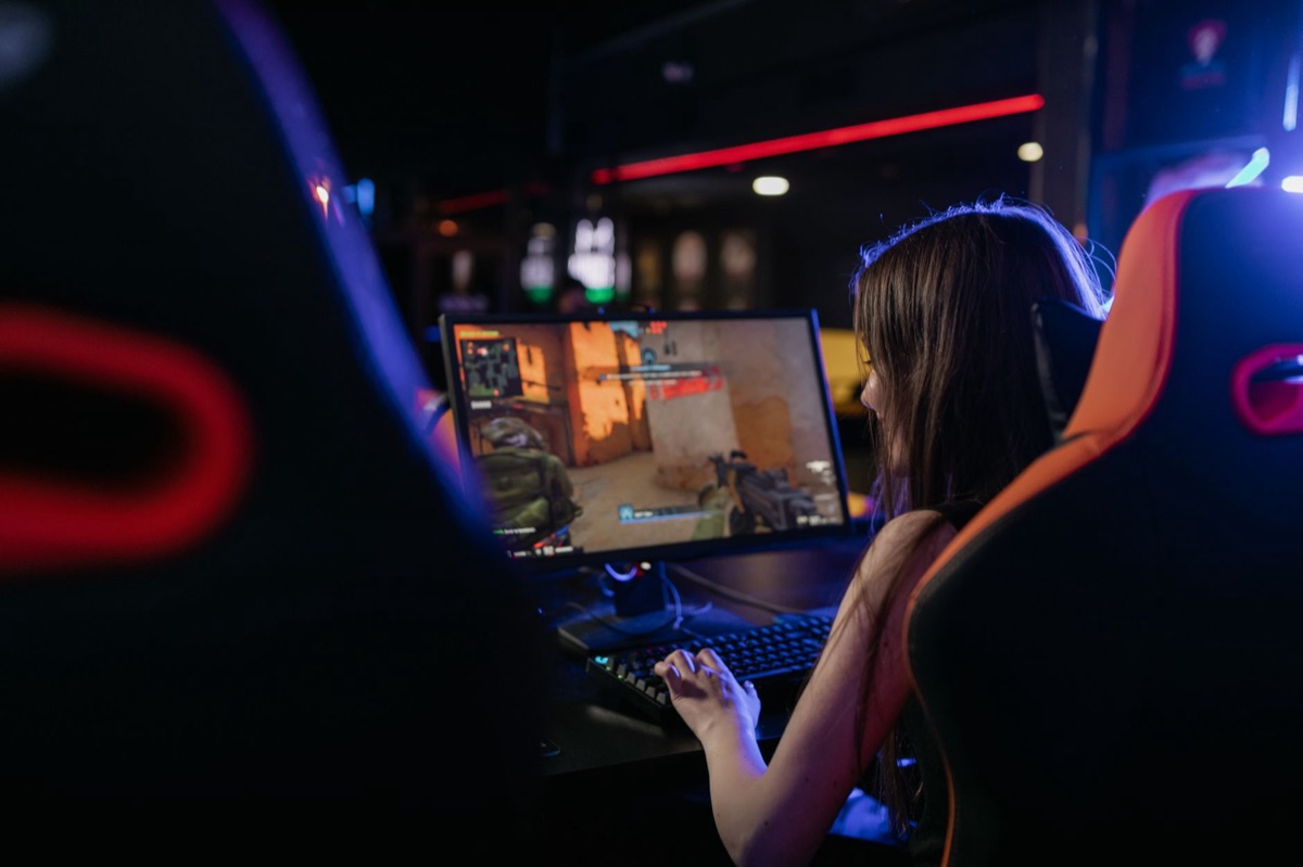 monitor de jogos com logotipo