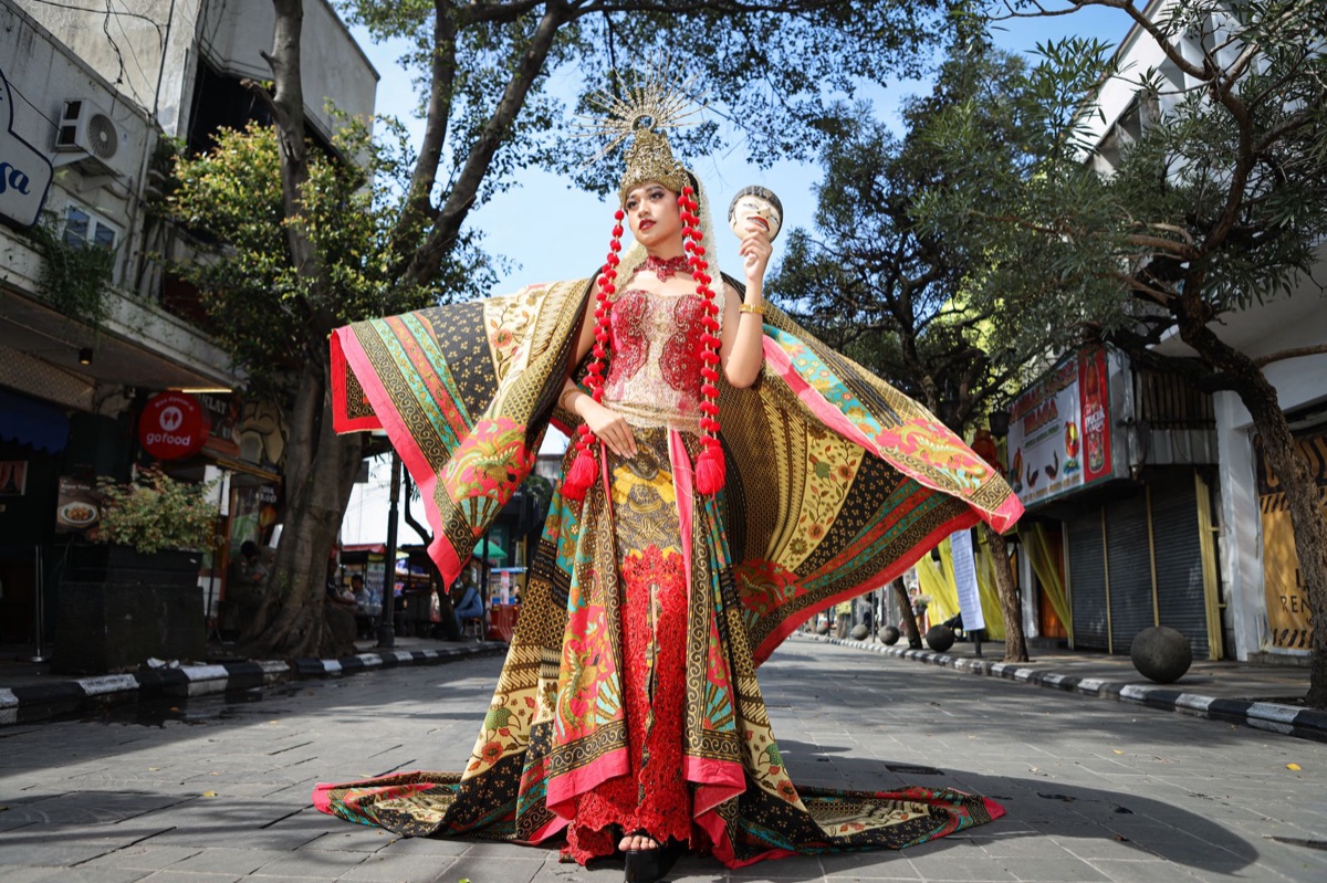 Indonesian model in traditional sarong