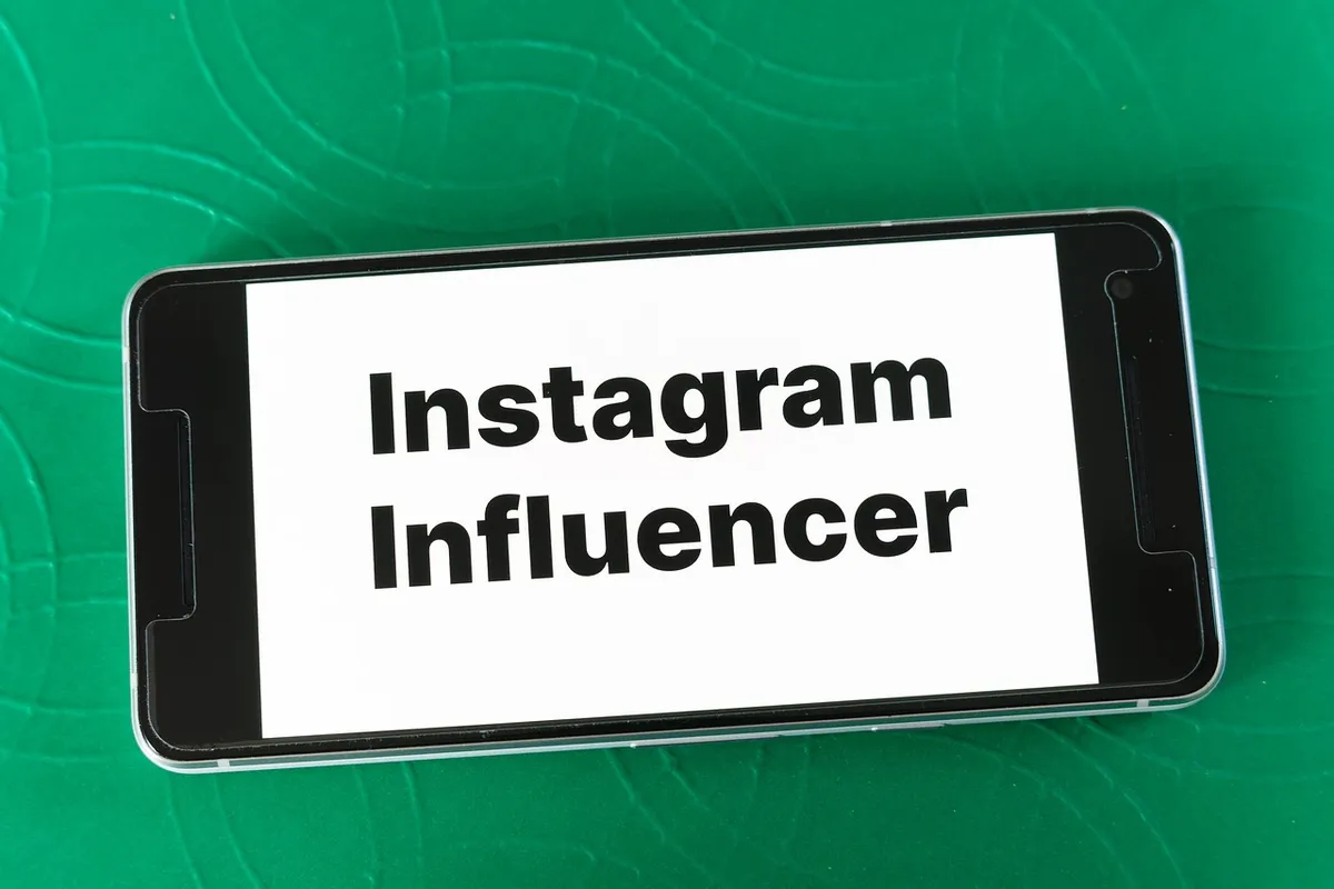 mockup, screen, smartphone, website, blog, word, instagram, influencers, marketing, fashion, brand, design, symbol, web, influencer, network, online, facebook,