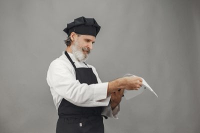 De la cuisine TV au succès en ligne : 5 étapes clés du chef