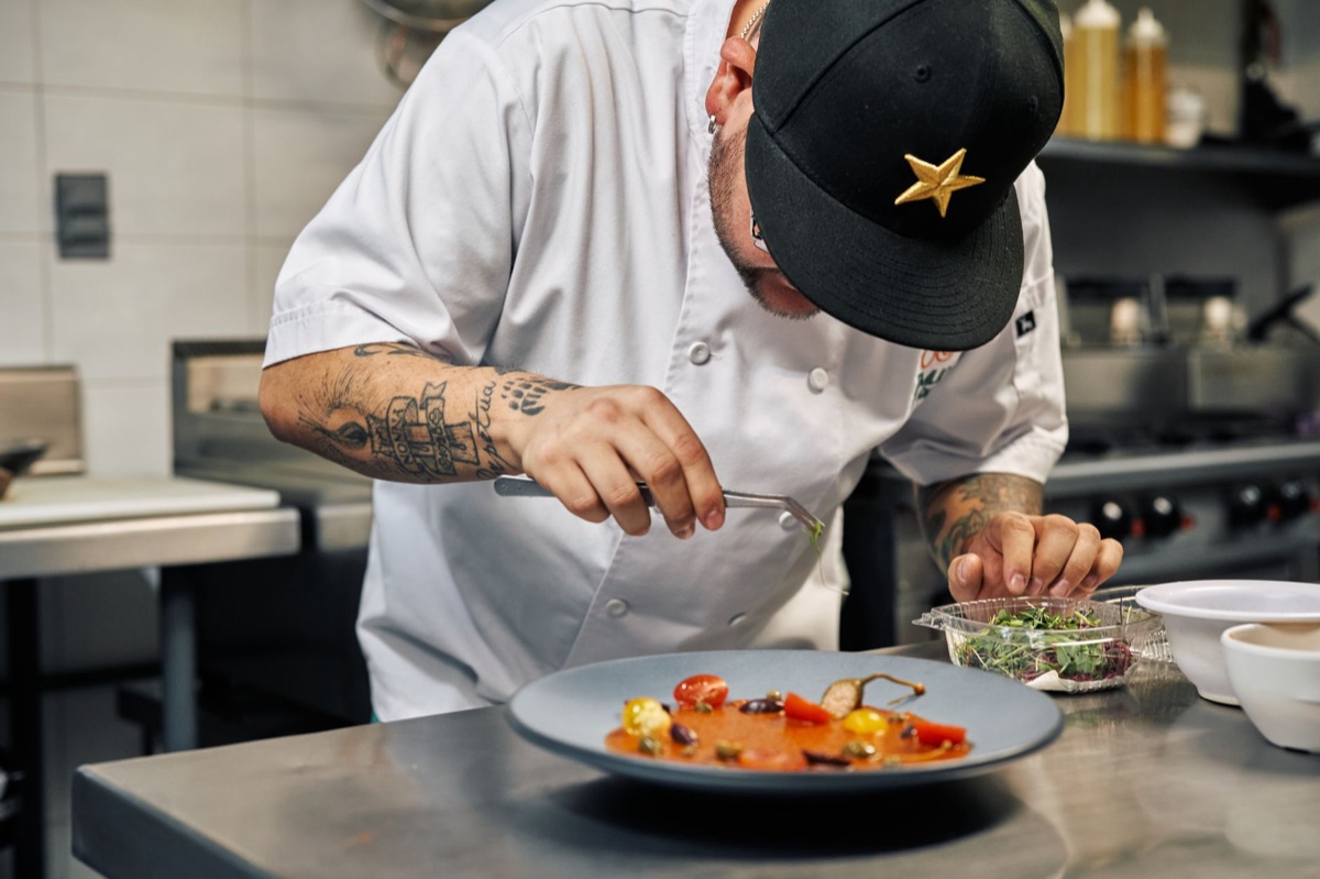chef em cozinha